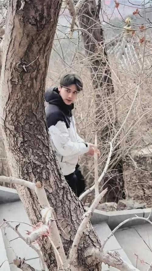 李易峰参与慈善活动，传递正能量_李易峰公益_李易峰慈善事业